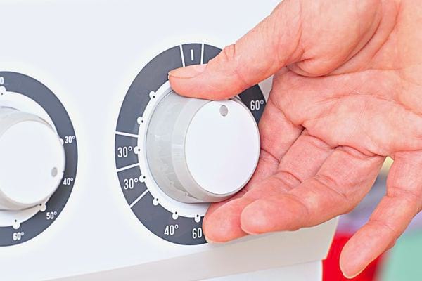 Waschen Sie Ihre Bettwäsche bei 60 °C, um Milben und Bakterien abzutöten