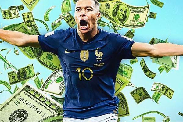 Kyliann Mbappé avec pleins de dollars derrière lui 