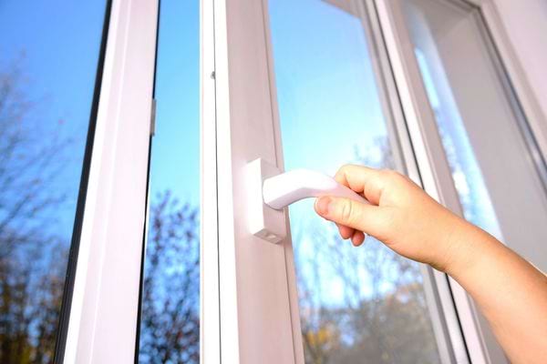 Une fenêtre ouverte 