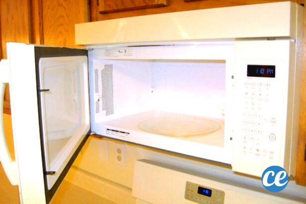 Pourquoi Faut-il Laisser la Porte du Micro-Ondes Ouverte (Pendant 2 Min