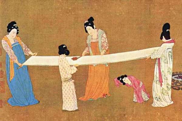 Un tableau qui montre plusieurs femmes anciennes asiatiques tenant du tissus long