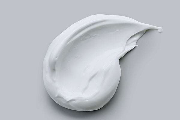 Une crème blanche 