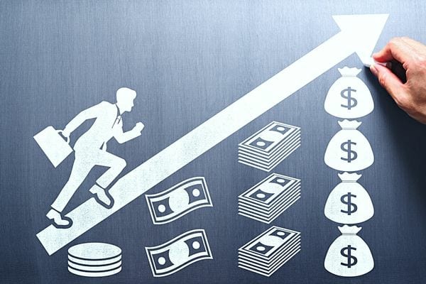 Un dessin avec un homme en costard qui court vers une évolution 