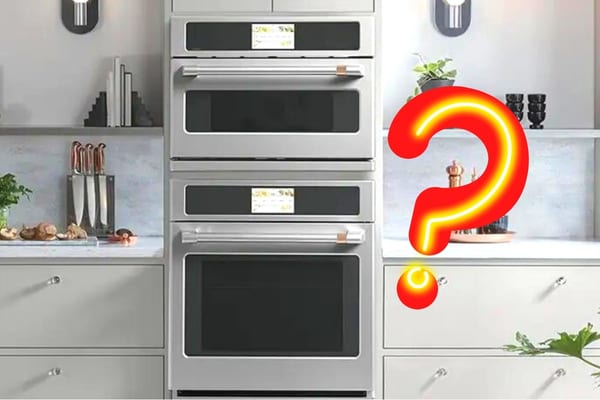 deux fours dans une cuisine blanche