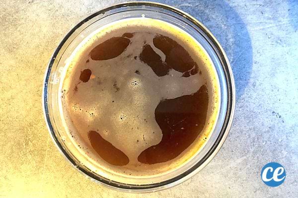 Du café dans un verre 