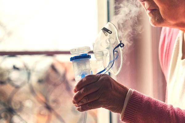 un inhalateur de sel pour soulager les crises d'asthme sans médicaments