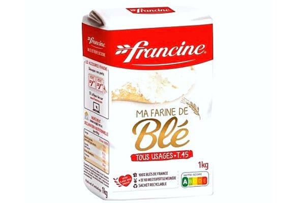 Un paquet de farine de blé francine 