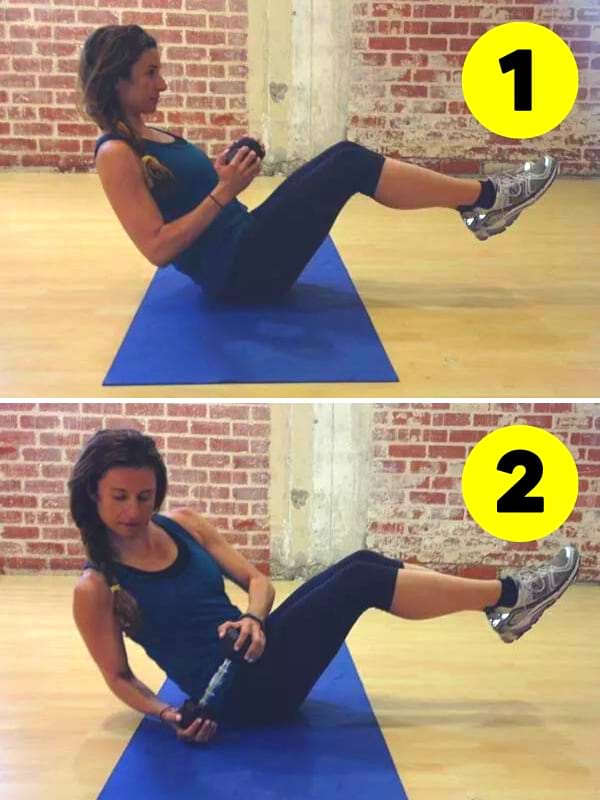 Une femme qui fait l'exercice du russian twist pour perdre les poignées d'amour.