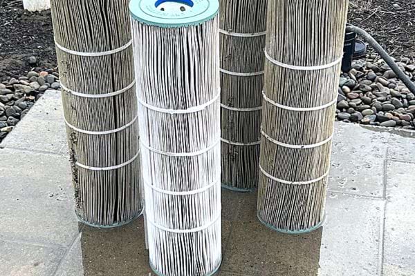 Quatre filtres de pisicne sales