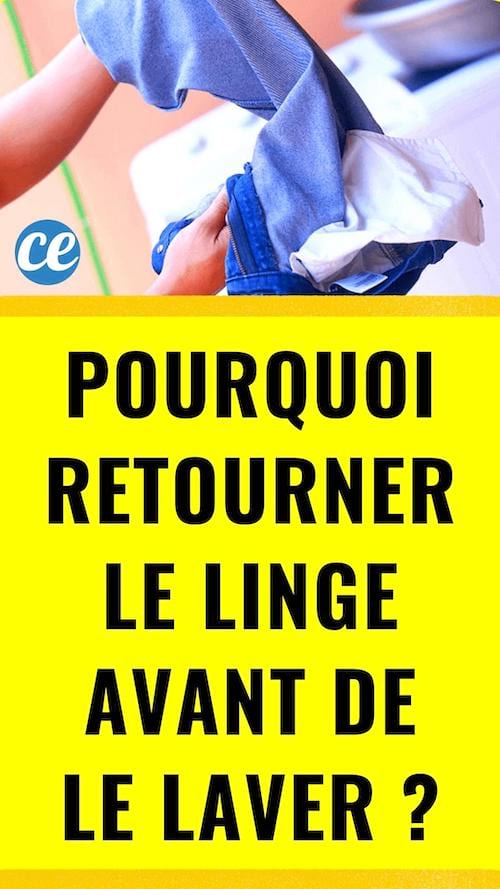 Une femme qui retourne un jeans pour mieux le laver en machine