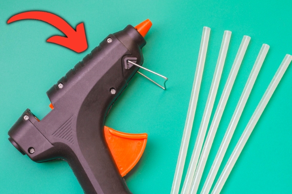 Pistolet à Colle : 10 Utilisations Pratiques et Méconnues Pour la Maison.