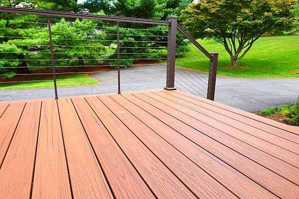 Une grande terrasse toute propre 