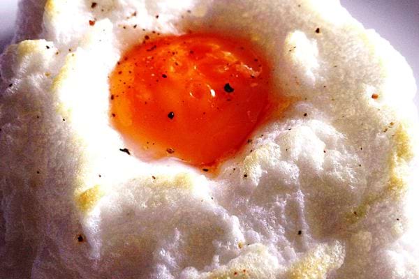 Un Cloud eggs