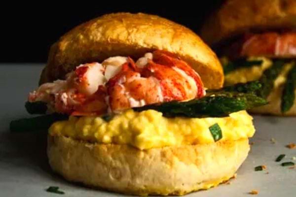 Deux sandwichs au homard