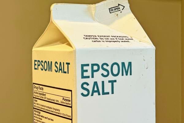 Du sel d'epsom pour mettre dans un bain pour lutter contre la rétention d'eau