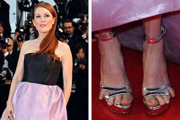 Les pieds de Julianne Moore dans des talons