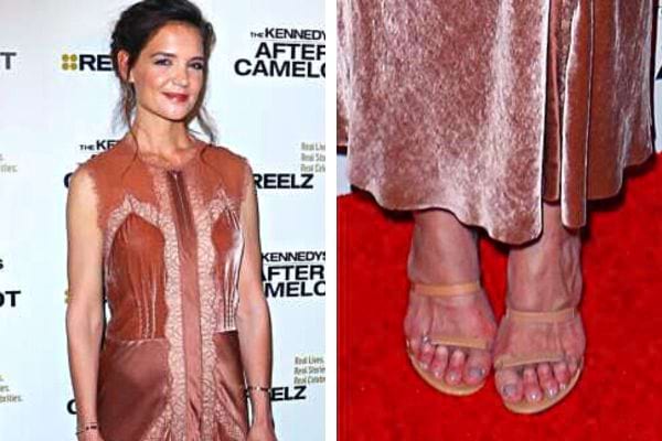 Les pieds de Katie Holmes dans des talons