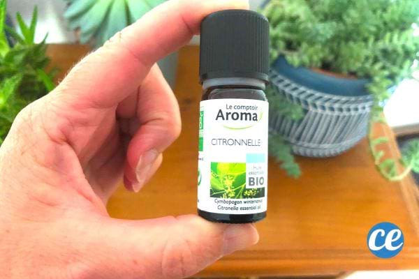 de l'huile essentielle de citronnelle pour faire un répulsif anti mouche