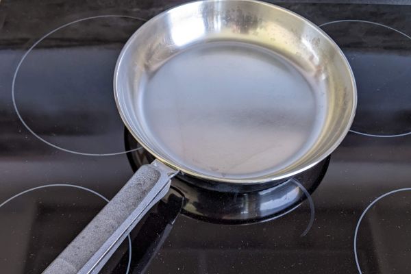 Comment Nettoyer une Poêle ou Casserole en Inox en 2 Min.