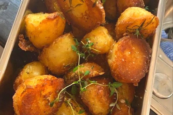 Pommes de Terre au Four Croustillantes : Recette Facile et Rapide.