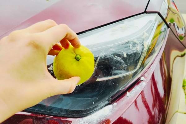 8 Astuces Efficaces Pour Nettoyer Les Phares De Voiture