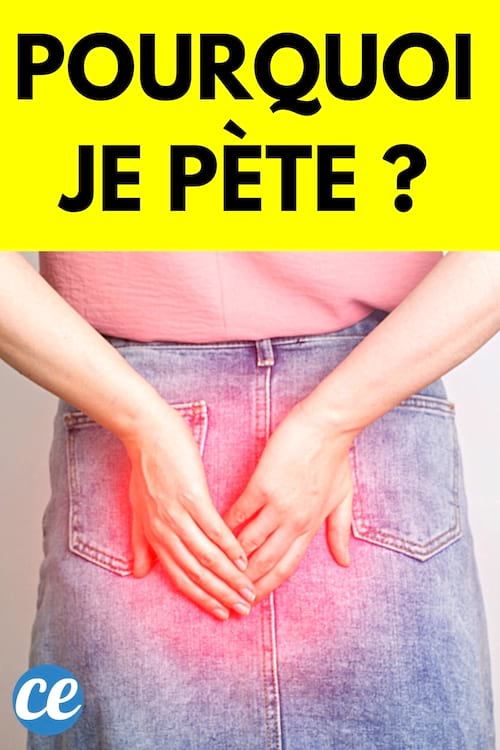 Une femme qui met les mains devant les fesses pour essayer d'arrêter de faire des pets