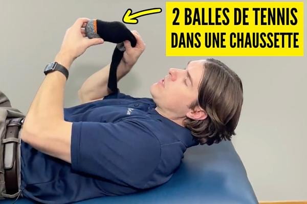 2 balles de tennis dans une chaussette pour faire un traction cervicale contre la migraine.