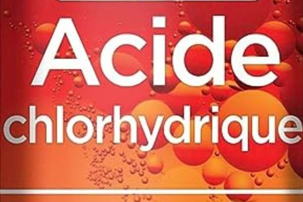 Une étiquette rouge d'acide chlorhydrique