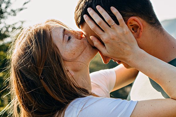 La Signification des Bisous sur le Front.
