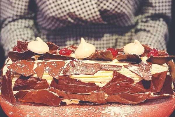 Une bûche Forêt Noire