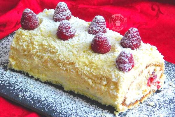 Une bûche au chocolat blanc et aux framboises