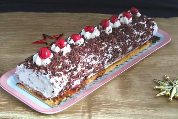 Une bûche de Noël Forêt-Noire