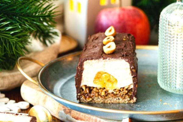 Une bûche croustillante pommes et noisettes