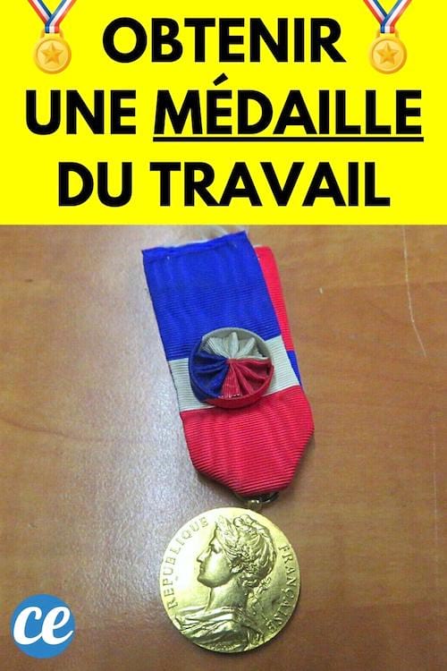 Une belle médaille du travail avec le drapeau de la france