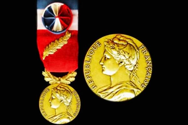 Médaille du travail grand or