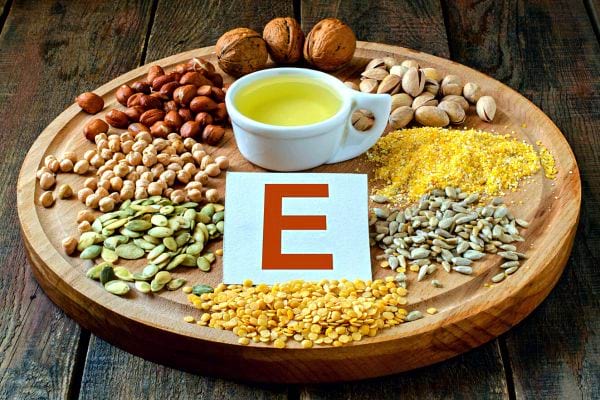 Un plateau d'aliments en vitamine E