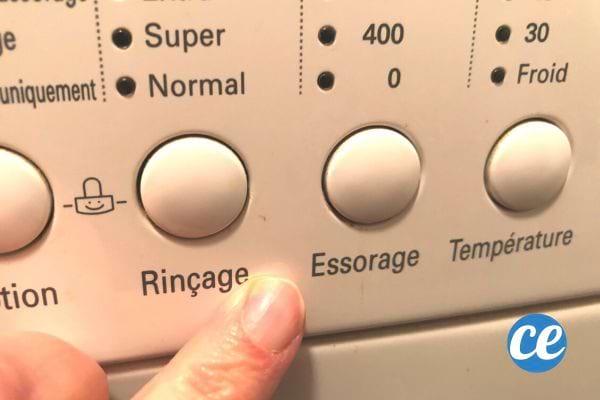 Bien essorer le linge avec de l'étendre