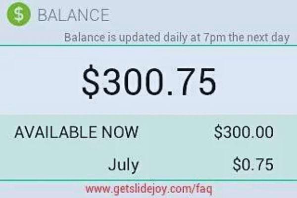 Application Slidejoy affichant un solde de 300,75 dollars avec la mention de la disponibilité immédiate de 300 dollars.