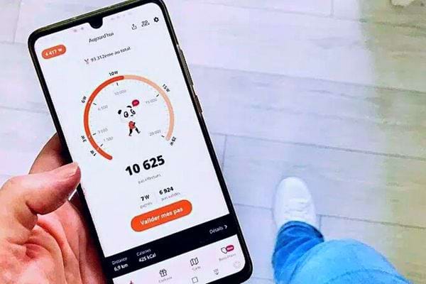 App WeWard présentant les progrès de l'utilisateur en nombre de pas.