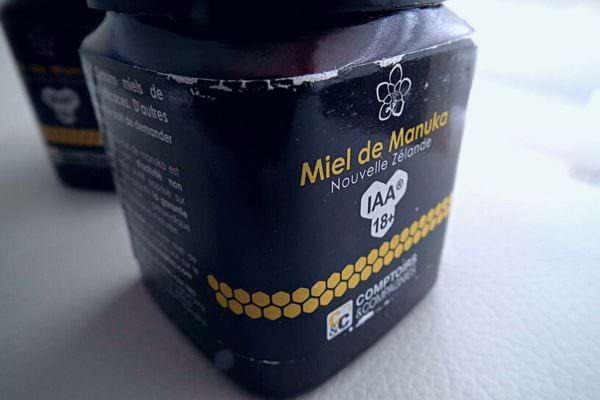 Pot de miel de Manuka - connu pour ses vertus antimicrobiennes.
