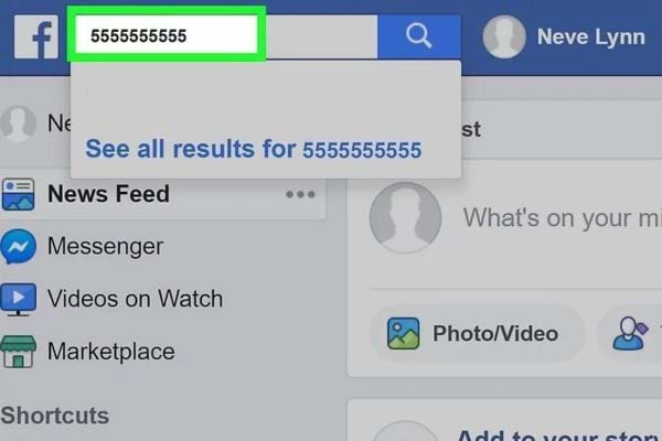 Recherche d'un numéro de téléphone sur Facebook montrant un champ de recherche rempli.