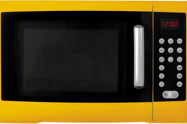 Micro-ondes jaune, affichage 12:00, panneau de commande numérique.