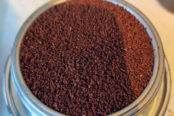 Marc de café, un moyen de dissuasion olfactif pour les chats.