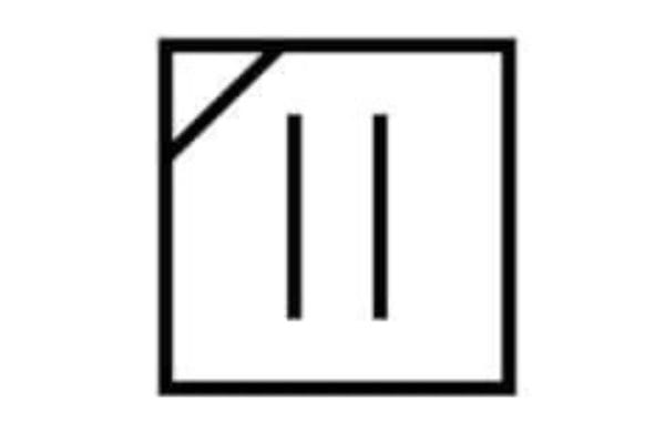 Deux traits verticaux dans un carré avec une barre en diagonale: Séchage naturel à l'abri du soleil.