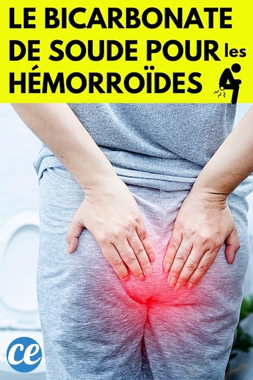 Un homme qui se tient les fesses car il a mal à cause des Hémorroïdes