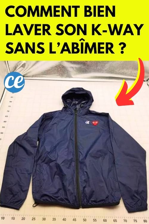 Un manteau imperméable KWay qui est mise à plat pour être lavé et nettoyé