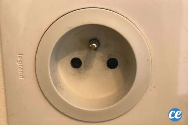 Une prise de terre qui sert à nous protéger