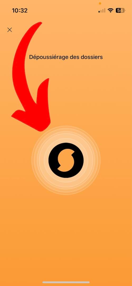 Avec SoundHound, lancez l'application et fredonnez pour que la recherche démarre.