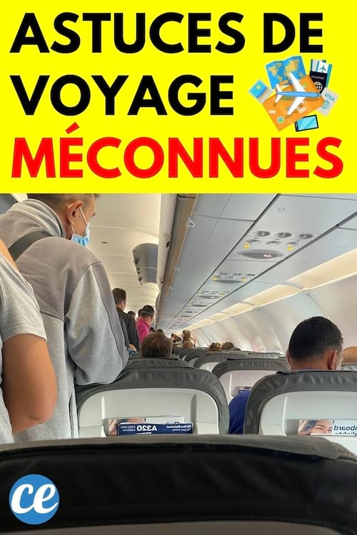 Une allée dans un avion avec des voyageurs