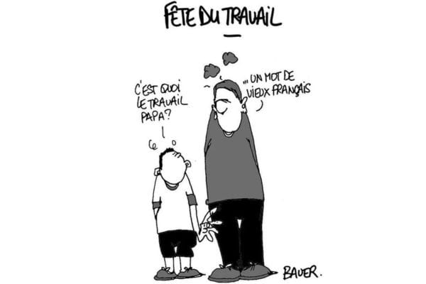 Dessin de deux hommes parlant de la fête du travail. Texte : "Pour fêter le travail, on travaille pas!" Ironie du 1er mai.